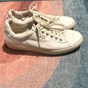 ECCO Soft 7 White Leather Sneakers Women’s Size 6